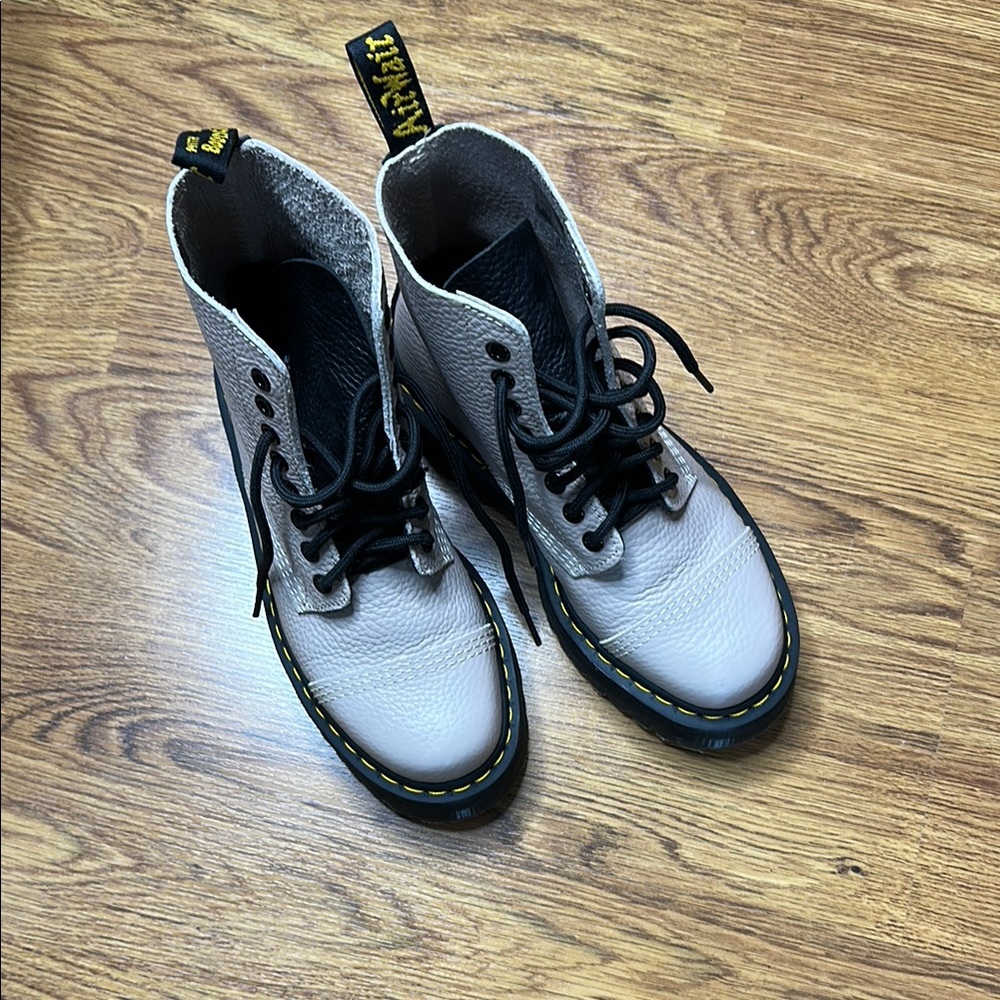Dr. Martens Gray Lace Up Boots
Size-7
Perfect condition only worn a few times